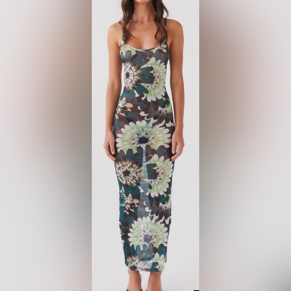 Peppermayo Exclusive  NWT Love On The Run Maxi Dress -
Jungle.  Size 2